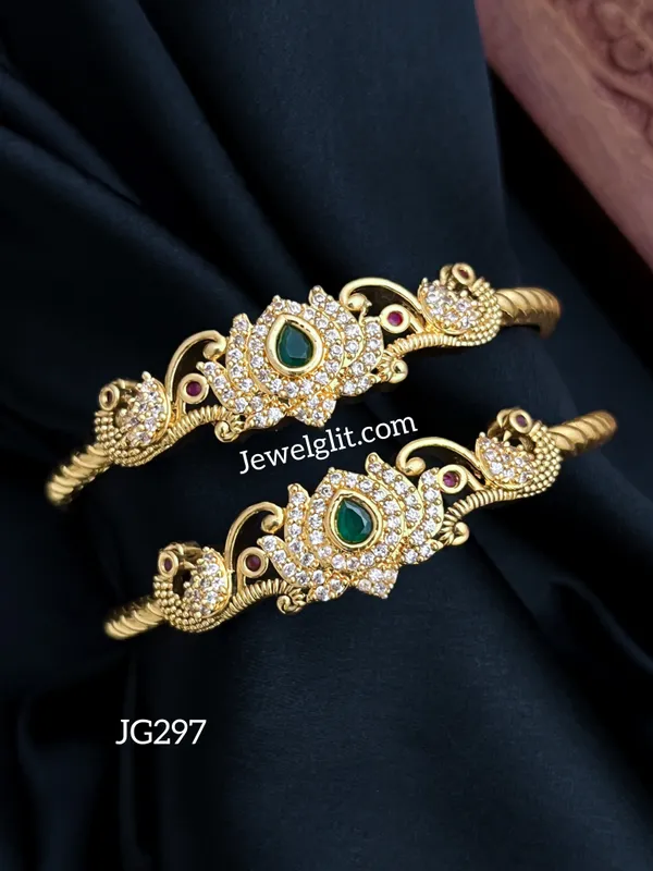 Elegent_AD_Stone_lotus_Peacock_Bangle