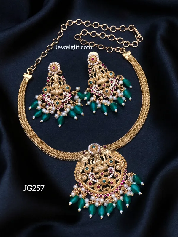 Elegent_Lakshmi_Green_Beads_Necklace_With_Earring.