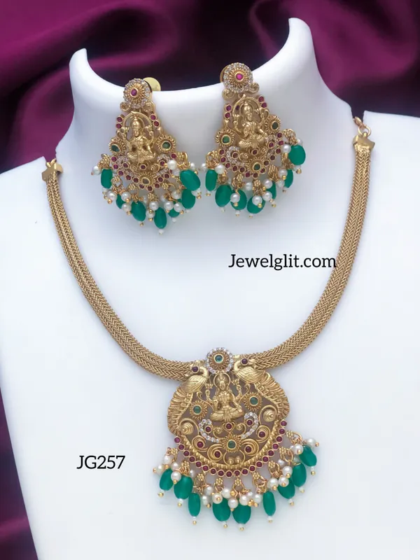 Elegent_Lakshmi_Green_Beads_Necklace_With_Earring.