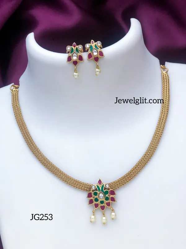 Elegent_Peacock_Kemp_Stone_Choker_With_Earring.