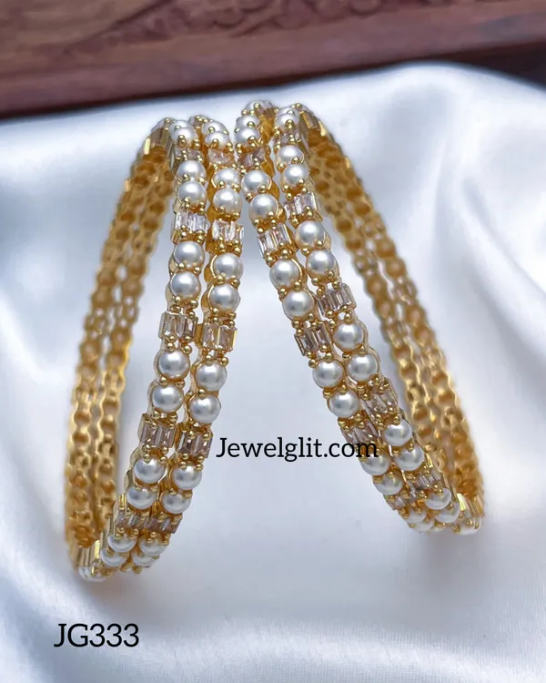 Goldlook_AD_Stone_Pearl_Bangle