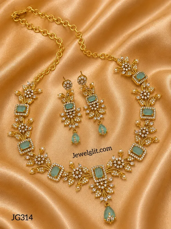 Sparkling_AD_Stone_Necklace_With_Earring.