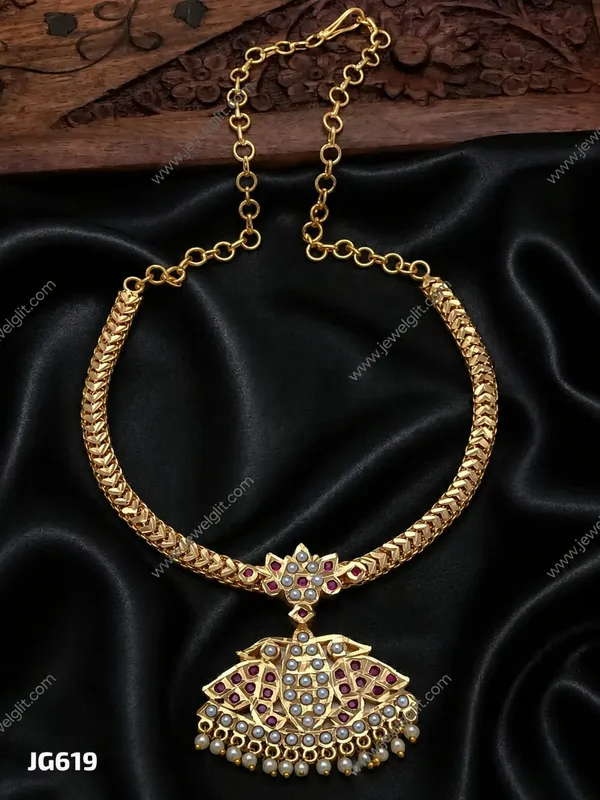 Traditional_Gold-Plated_Peacock_Attigai