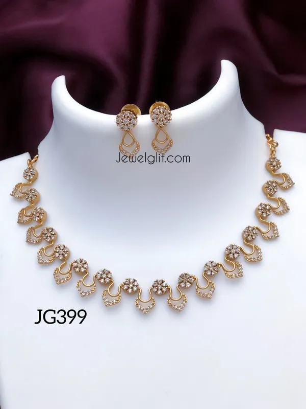 PRETTY_AD_STONE_NECKALACE