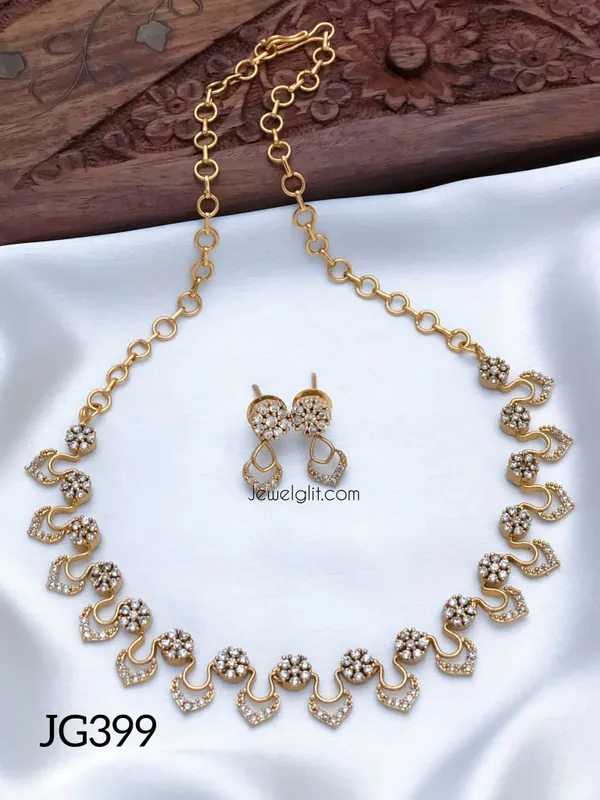 PRETTY_AD_STONE_NECKALACE