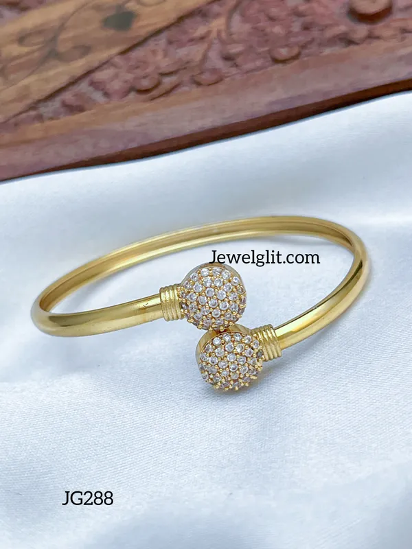 Pretty_American_Diamond_Stone_Bracelet.