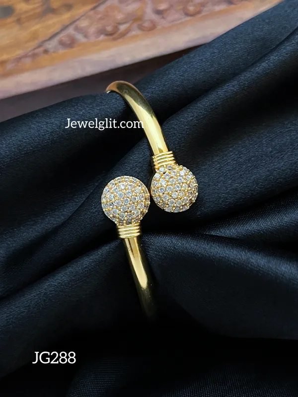 Pretty_American_Diamond_Stone_Bracelet.