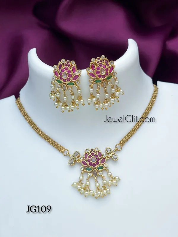 Pretty_Unique_Pearl_Lotus_Necklace_With_Earring