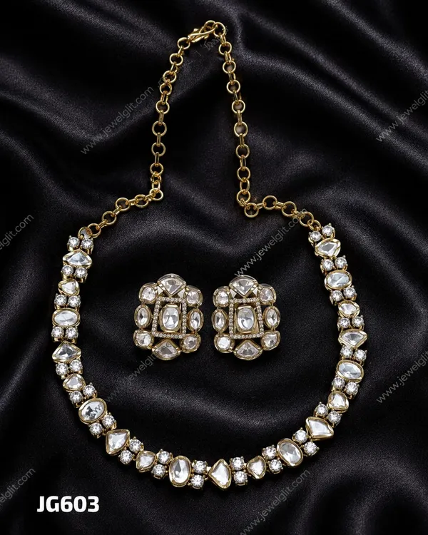 TRADITIONAL_KUNDAN_WITH_CRYSTAL_STONES