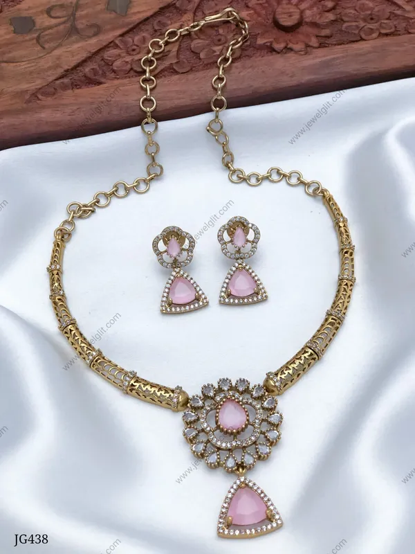 SPARKING_AD_STONE_NECKLACE