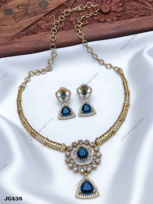 SPARKLING_AD_STONE_NECKLACE_BLUE
