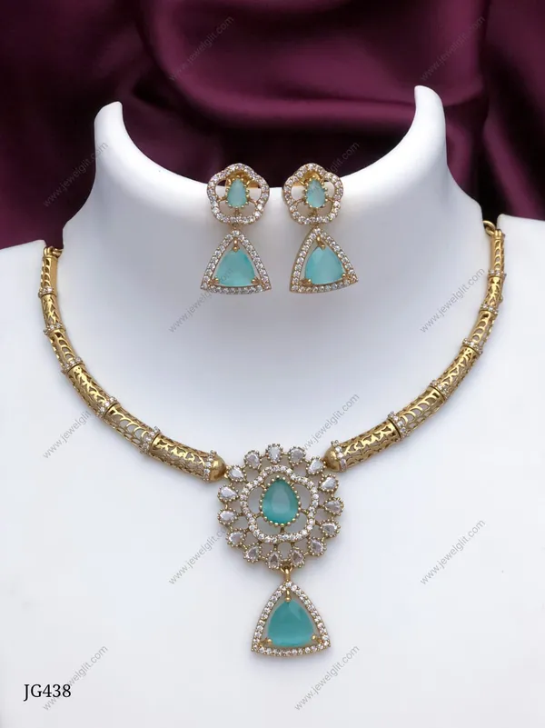 SPARKLING_AD_STONE_NECKLACE_GREEN