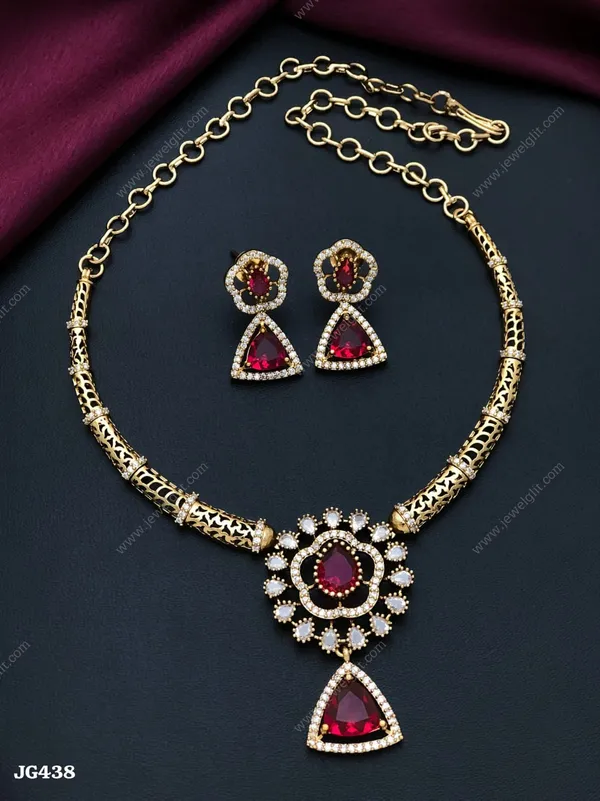 SPARKLING_AD_STONE_NECKLACE_RED