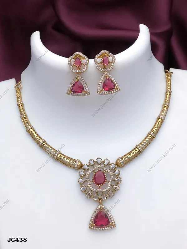 SPARKLING_AD_STONE_NECKLACE_RED