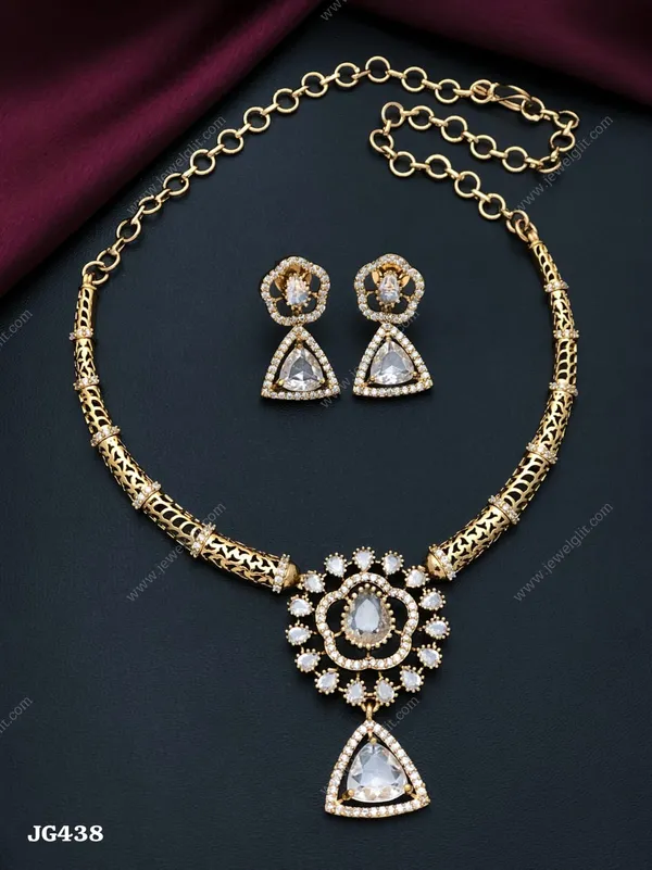 SPARKLING_AD_STONE_NECKLACE__WHITE