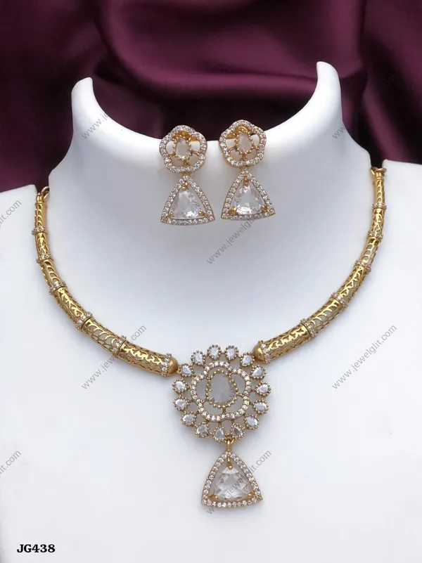 SPARKLING_AD_STONE_NECKLACE__WHITE