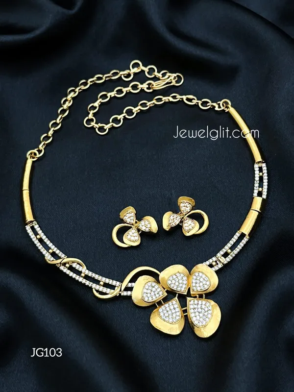 Sparkling_AD_Stone_Necklace_With_Earring.