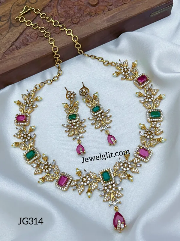 Sparkling_AD_Stone_Necklace_With_Earring.