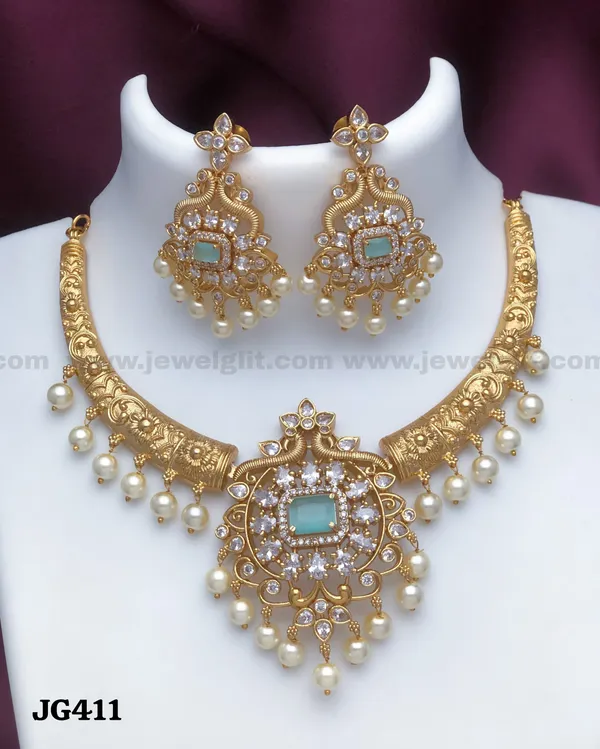 Sparkling_AD_Stone_Necklace_With_Earring.