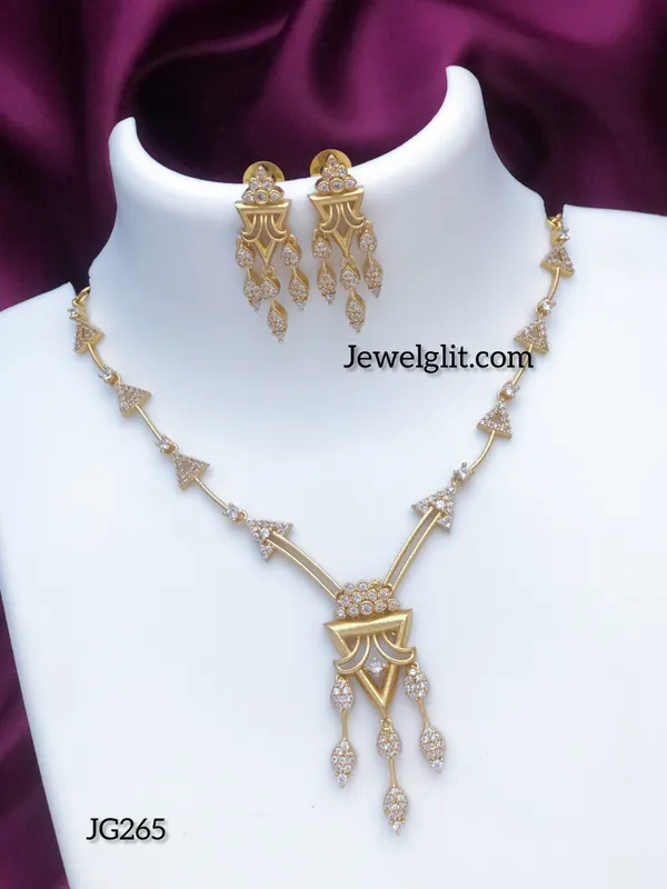Sparkling_AD_Stone_Necklace_With_Earring.