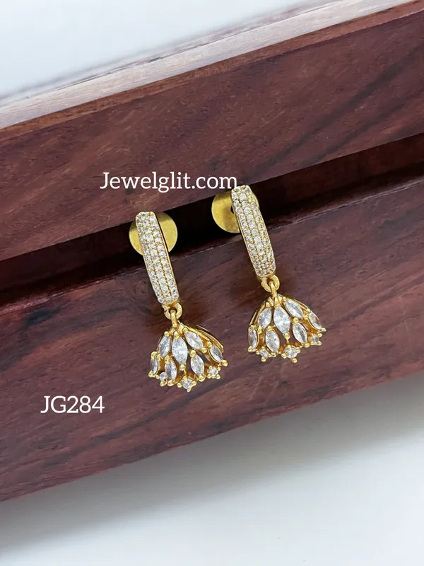 Sparkling_Matte_American_Diamond_Stone_Earring.