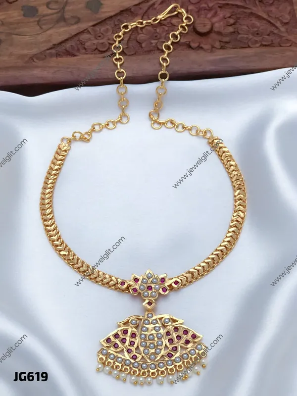 Traditional_Gold-Plated_Peacock_Attigai