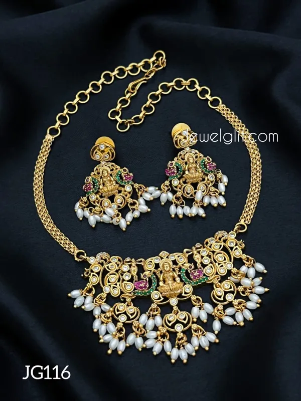 Traditional_Lakshmi_Pearl_Necklace_With_Earring.
