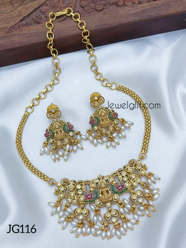 Traditional_Lakshmi_Pearl_Necklace_With_Earring.
