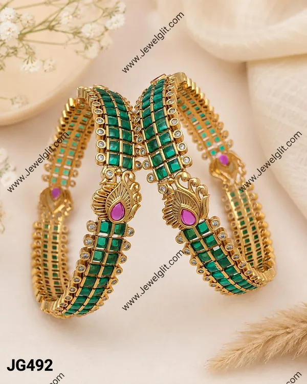 ELEGENT_MATTLE_FINISH_BANGLE