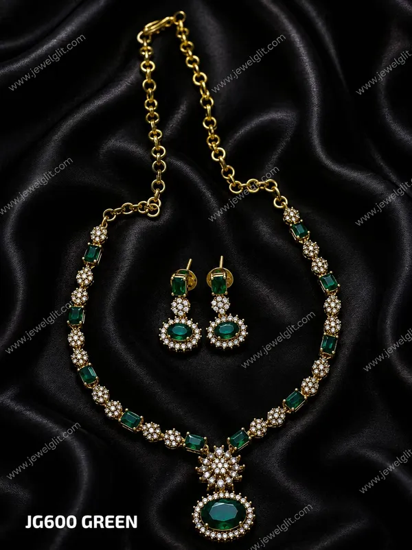 Antique_Gold-Tone_Green__Stone_Heritage_Jewelry_Set