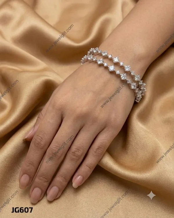 LUXURY_TWINKLE_SILVER_AD_PARTY_WEAR_BANGLE