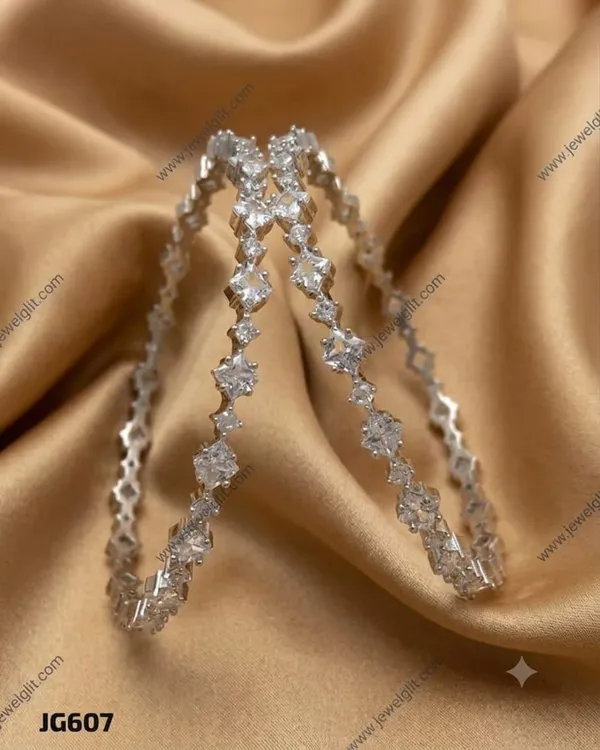 LUXURY_TWINKLE_SILVER_AD_PARTY_WEAR_BANGLE