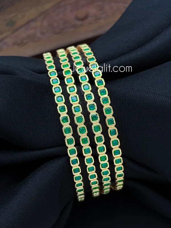 Classic_Finish_Slim_Box_Design_Bangle