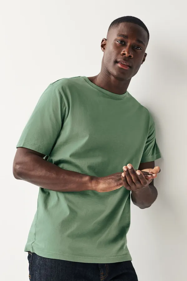 Urban_Legends_Men's_Lightweight_180_GSM_Sports_&_Running_Tee