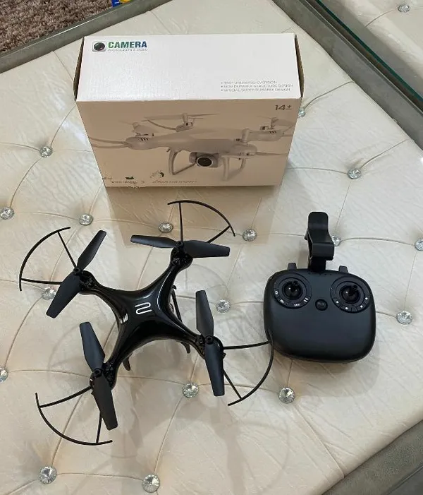 Black_Hd_Camera_Drone_With_Flying_Distance_About_350-400_Meters