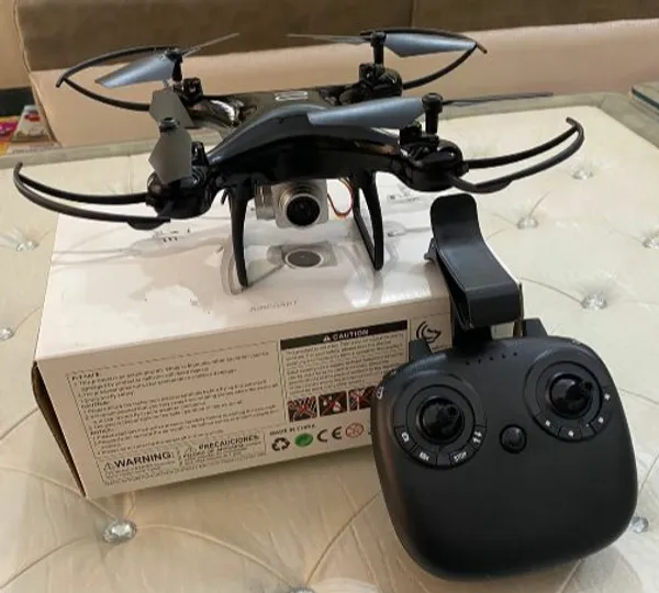 Black_Hd_Camera_Drone_With_Flying_Distance_About_350-400_Meters