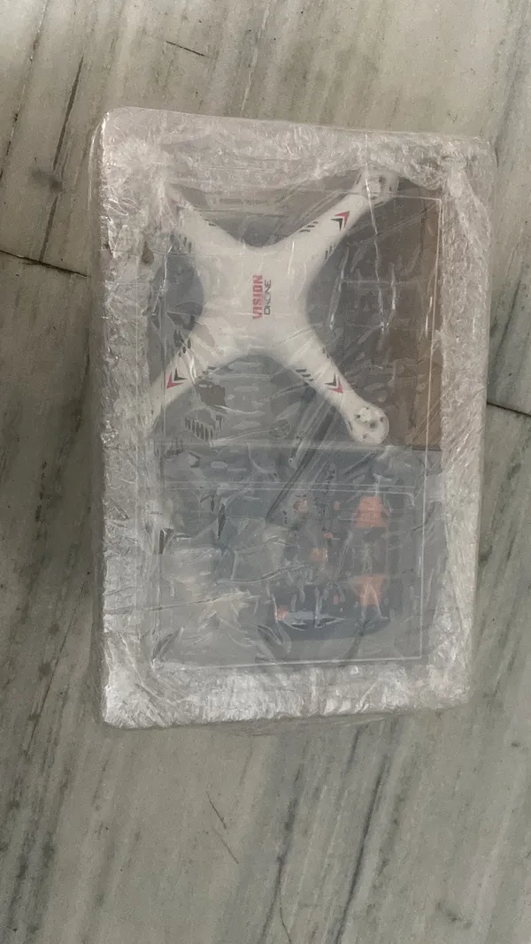 White_Hd_Camera_Drone_With_Flying_Distance_About_350-400_Meters