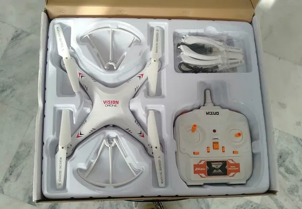 White_Hd_Camera_Drone_With_Flying_Distance_About_350-400_Meters