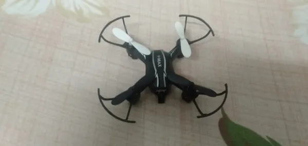 Spark_Fly_Multicolor_Drone