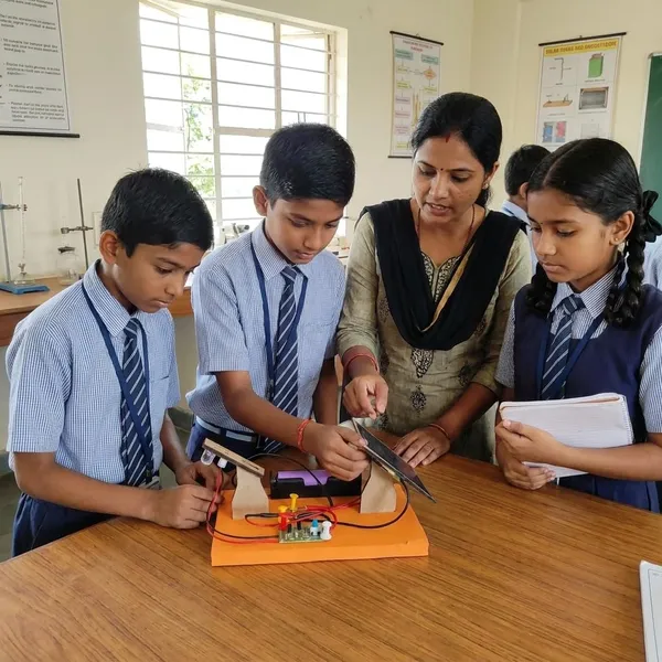 DIY_Automatic_Solar_Street_Light_Smart_Project_Working_Model_for_School_Kids_and_Students_Science_Exhibition_STEM_Educational_Physics_Learning_Experiment_Kit_Class_9_to_12