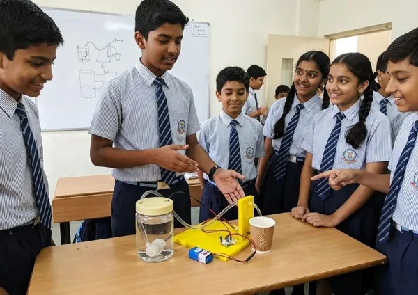 DIY_Automatic_Water_Dispenser_Science_Project_Kit_|_Sensor_Based_Touchless_Water_Dispensing_System_for_School_Students_|_STEM_Educational_Electronics_Working_Model