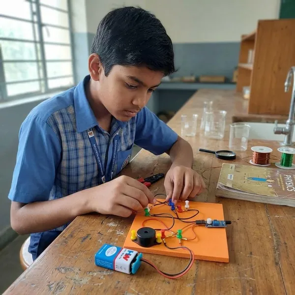 DIY_Fire_Alarm_Science_Project_Working_Model_Kit_for_School_Students_Science_Exhibition_Physics_STEM_Learning_Educational_Safety_Experiment_with_Buzzer_LED_and_Sensor_Class_12