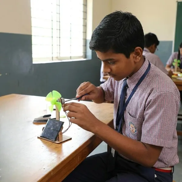 DIY_Solar_Panel_Windmill_Science_Project_Working_Model_Kit_for_School_Students_STEM_Physics_Experiment_with_Educational_Toy