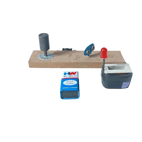 School_Kids_and_Class_12_Students_Readymade_Electromagnetic_Induction_Science_Project_Kit_–_Working_Model_Included
