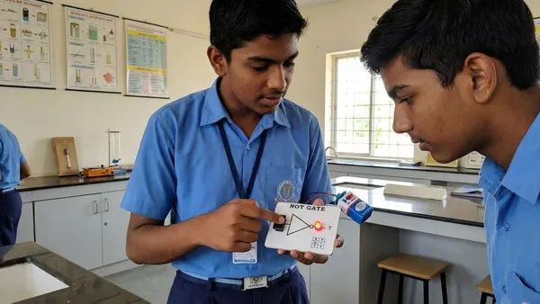 School_Science_Project_Working_Model_Logic_NOT_Gate_Experiment_for_Digital_Electronics_STEM_Learning_Kit_with_Truth_Table_for_Class_12_Students