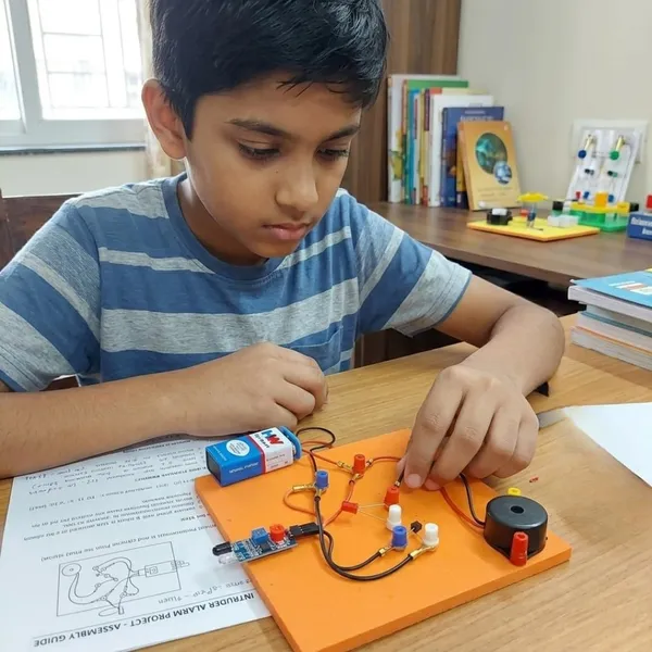 Science_IR_Sensor_Intruder_Alarm_Security_System_Working_Model_STEM_Physics_Project_Experiment_Kit_Learning_Education_Electronics_with_Buzzer_LED_for_Class_9-12_School_Kids_and_Students