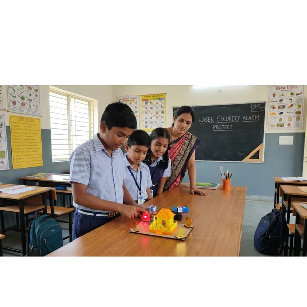 Working_Model_Science_Project_Laser_Security_Alarm_System_Experiment_Ideas_for_School_Kids_and_Students_Class_12_School_Exhibition_STEM_Learning_Kit