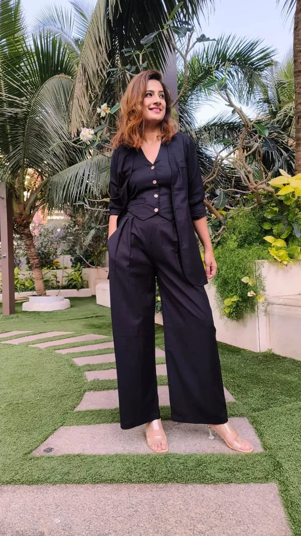 Black_Cotton_Slub_Blazer_For_Women