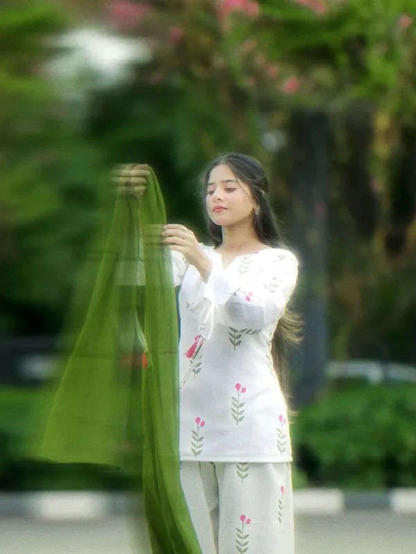 Cotton_Short_Kurti_With_Farsi_Salwar_And_Dupatta_Set