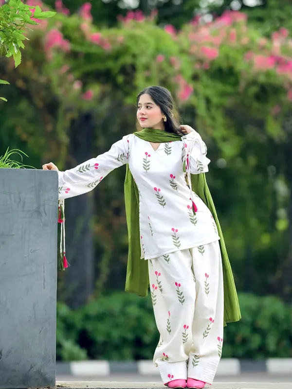 Cotton_Short_Kurti_With_Farsi_Salwar_And_Dupatta_Set